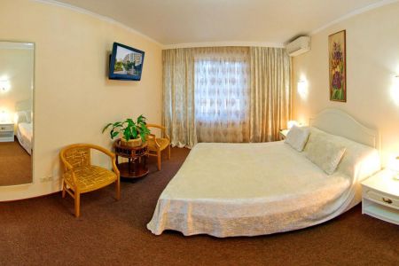 Люкс двухместный двухкомнатный (основная территория)