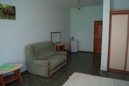 «Двухкомнатный» с кухней (без вида на море)