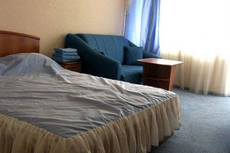 «Стандарт» с балконом (с частичным видом на море)