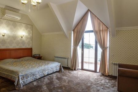 Сюит 2-местный 3-комнатный (корпус №2)