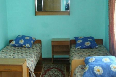 Эконом 3-местный (с частичными удобствами)