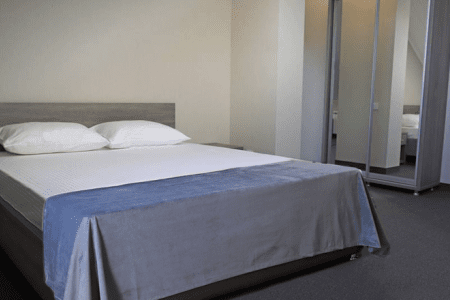 Семейный 5-местный 2-комнатный (мансарда)