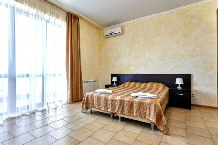 Стандартный 3-местный 1-комнатный (с балконом)