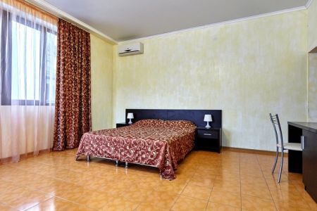 Стандартный 4-местный 1-комнатный (без балкона)