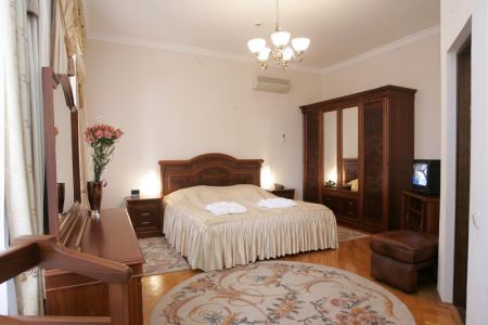 2-х комнатный 2-х местный Люкс повышенной комфортности (Главный корпус)