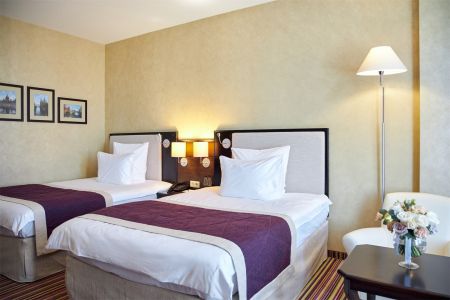 Стандарт с двумя кроватями и балконом | Вид на Неву