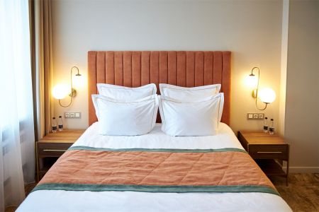 Студио с одной кроватью | Вид на Неву