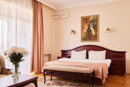 Студио с балконом