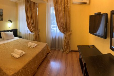 Номер 2-х местный с балконом и видом во двор