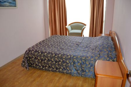 Люкс 2-местный 2-комнатный(франц. кровать)