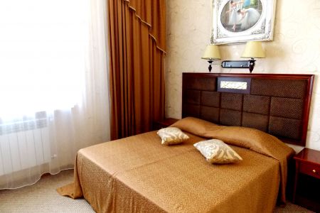 Люкс 4-местный 3-комнатный