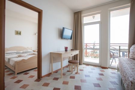 Апартаменты 2-местные 2-комнатные (вид на море)