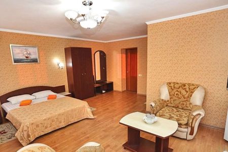 Студия 4-местный