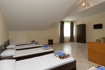 Семейный Семейный 5-местный