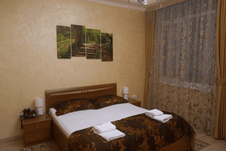 Комфорт 2-местный 1-комнатный с балконом (вид на горы, кипарисы, соседнее здание)