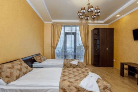 Комфорт 2-местный 1-комнатный с балконом без вида на море (3 этаж)