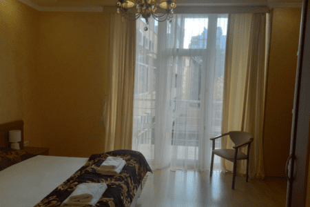 Комфорт 2-местный 1-комнатный с балконом без вида на море (2 этаж)