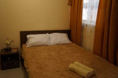 Стандарт 2-местный с 1 кров и ванной комнатой (окно в коридор)