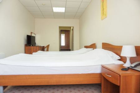 Студия 4-местный 2-комнатная с кухней