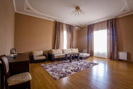 Семейный Семейный 4-местный с балконом