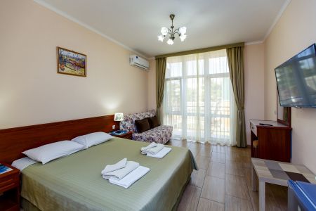 Полулюкс 4х местный с балконом