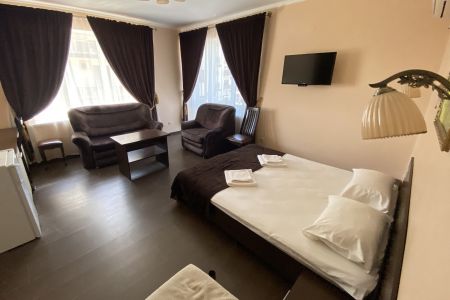 Полулюкс 3-местный с балконом