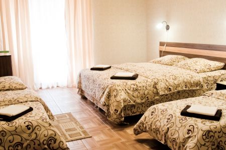 Улучшенный Улучшенный 2-местный номер с 2 дополнительными местами и балконом