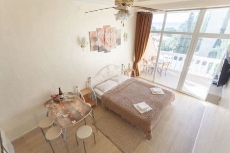 Студия 4-местная 2-комнатная