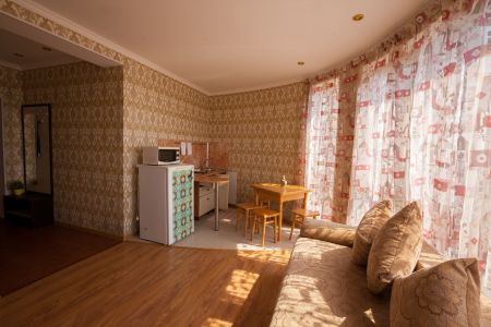 Люкс Семейный 2 комнатный люкс с кухней