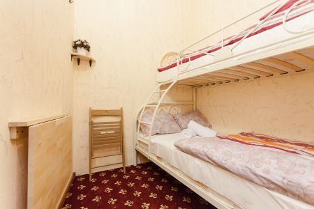 Бюджетный 3-местный, без окна