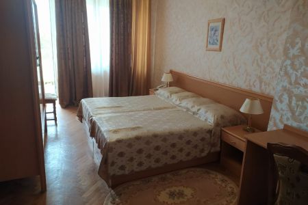 Джуниор сюит 2-местный 2-комнатный с балконом и душем №201,301 корпус 2