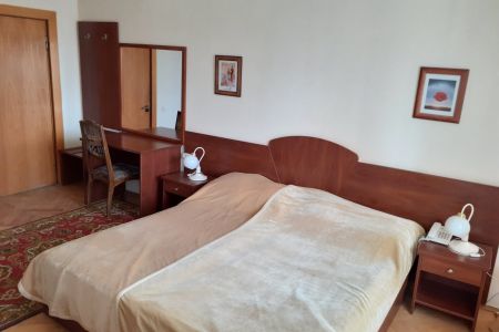 Стандарт 2-местный 1-комнатный с длинным балконом и ванной Юг корпус 1