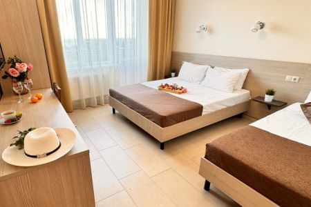 Полулюкс 3-местный (с балконом)