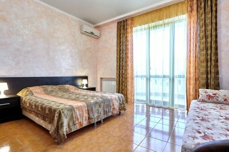 Стандартный 4-местный 1-комнатный (с балконом)