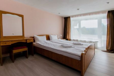 Джуниор сюит 2-местный 2-комнатный (с балконом)