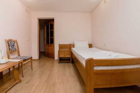 Стандартный 3-местный 2-комнатный (без балкона)