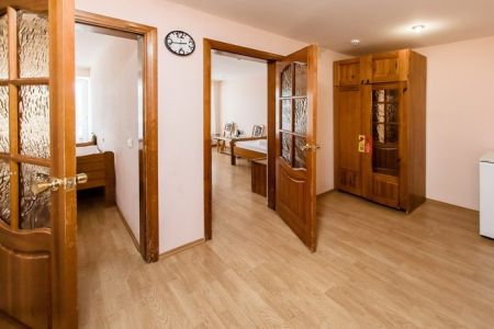 Стандартный 4-местный 2-комнатный (с балконом)