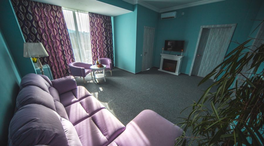 Люкс 4-местный 2-комнатный