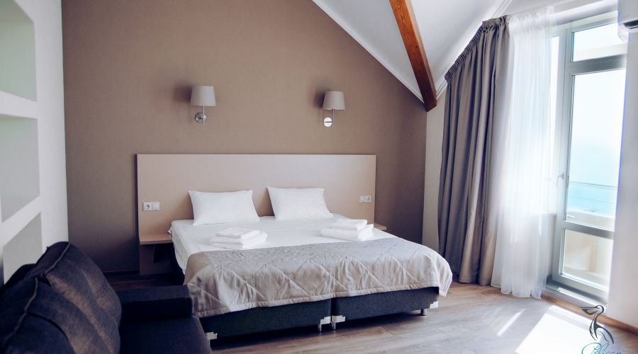 Люкс Люкс 3 местный с балконом и видом на море