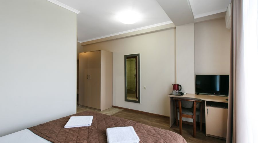 Стандарт Стандарт 2 местный без балкона, вид во двор