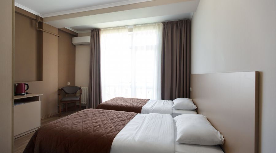 Стандарт Стандарт 2 местный без балкона, вид во двор