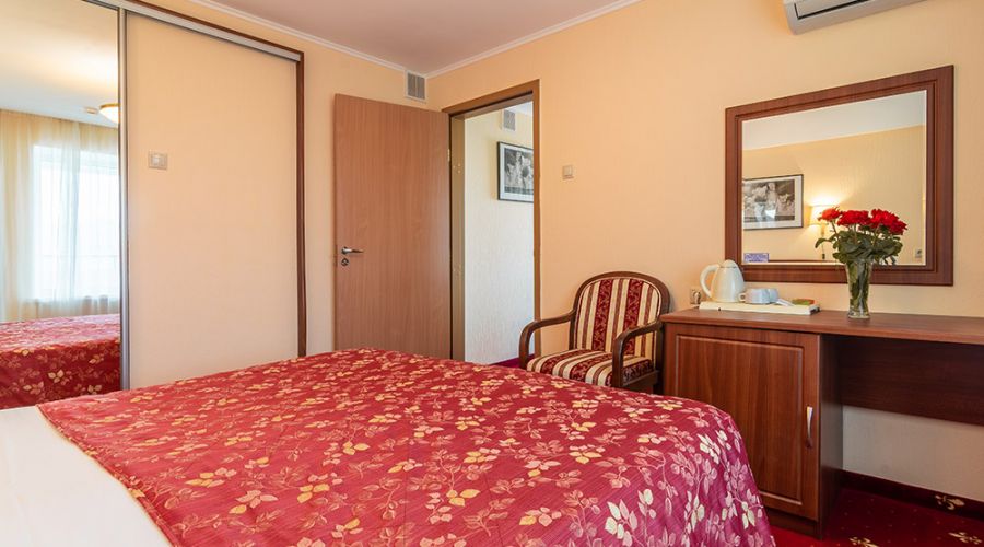 Улучшенный 2-местный 2-комнатный корп.1