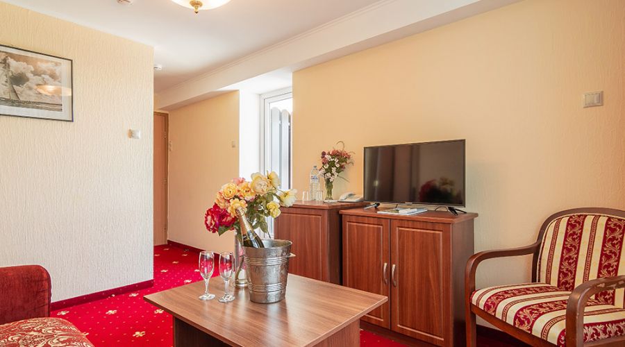 Улучшенный 2-местный 2-комнатный корп.1