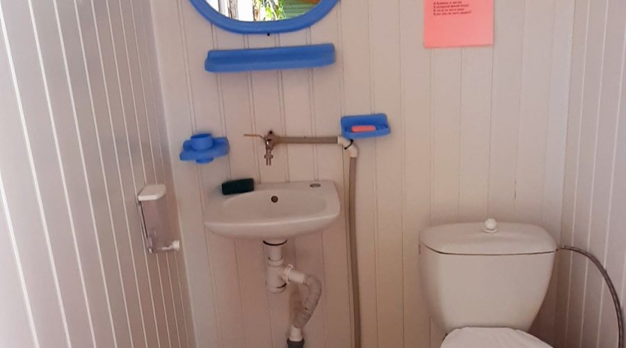 Эконом 2-местный 1-комнатный с удобствами на блок (Летний домик) (Эк)