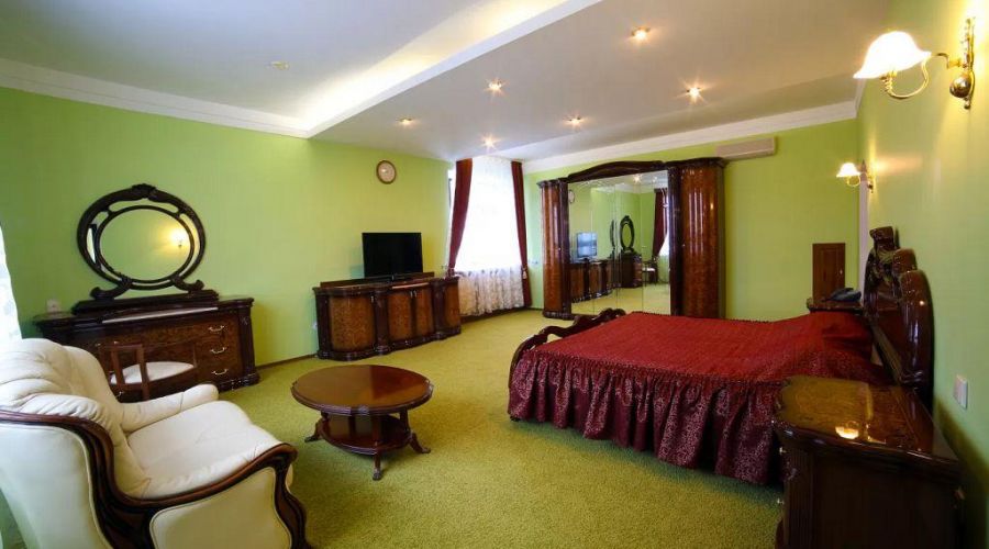 Полулюкс №404