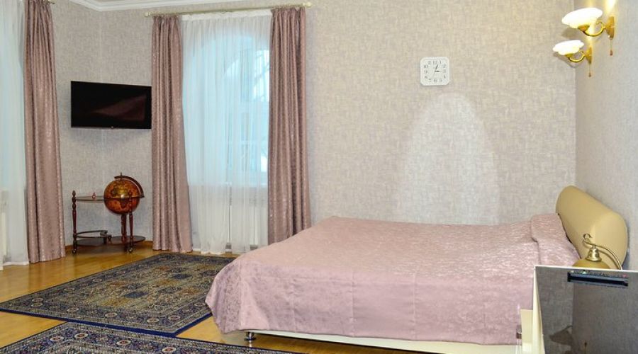 Люкс 1-местный 1-комнатный (коттедж 1) без балкона, 2 этаж