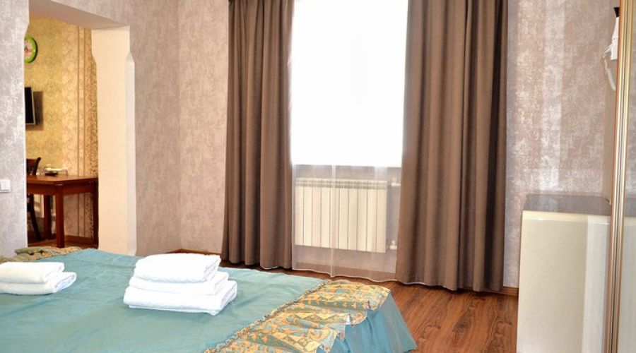 Люкс 1-местный 2-комнатный (коттедж 3) без балкона, 1-2 этаж