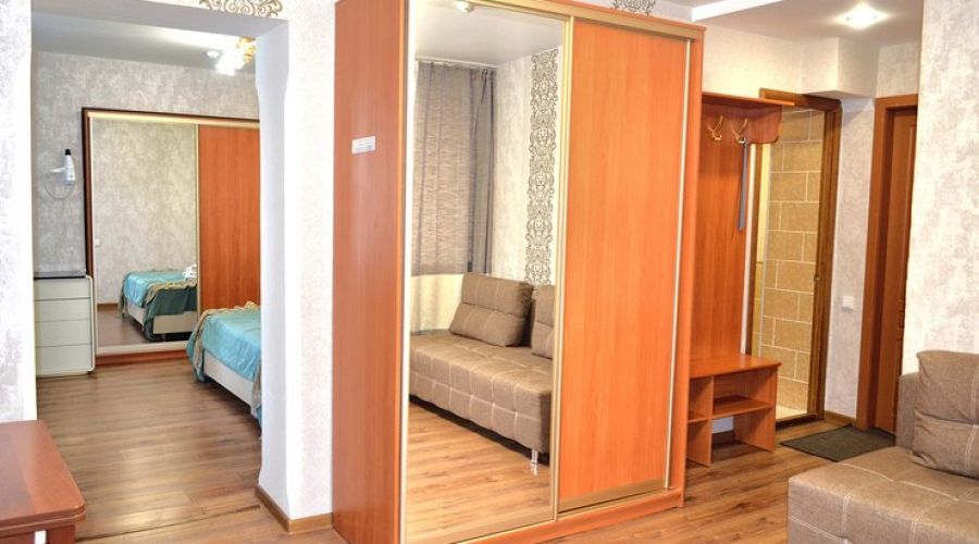 Люкс 1-местный 2-комнатный (коттедж 3) без балкона, 1-2 этаж