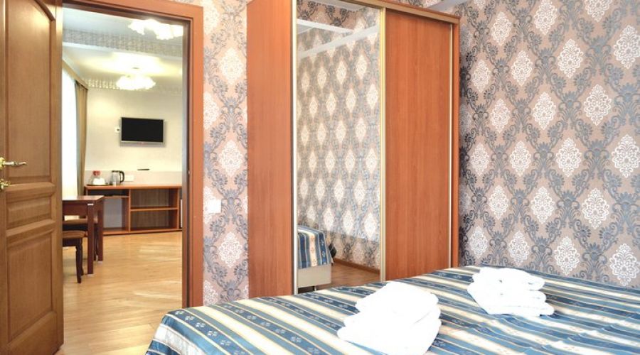 Люкс 1-местный 2-комнатный (коттедж 3) без балкона, 1-2 этаж