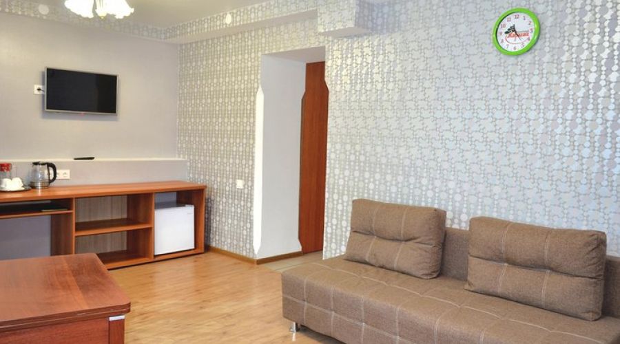 Люкс 1-местный 2-комнатный (коттедж 3) без балкона, 1-2 этаж